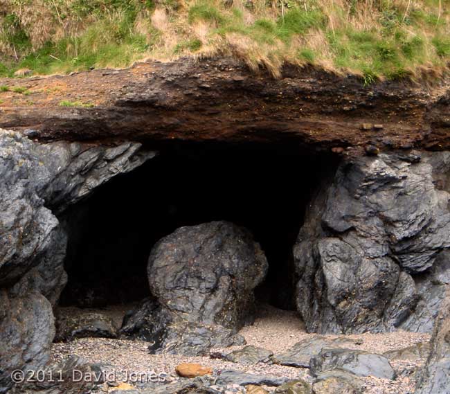 Cave with boulder (north of Porthallow) at low tide (closer view), 18 May
