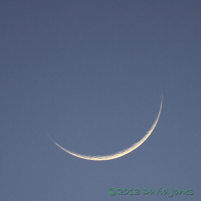 Crescent moon - 1b, 13 March 2013